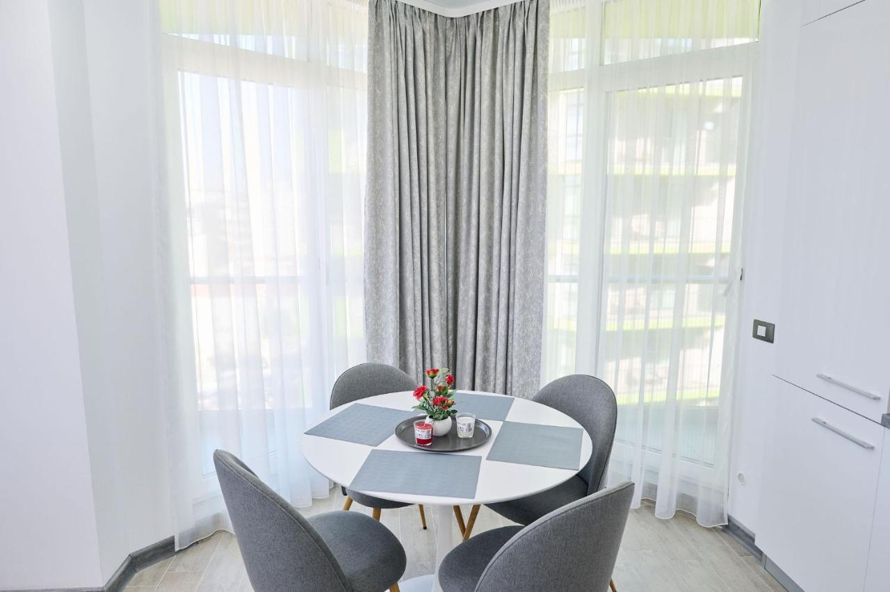 Seascape Apartment Alezzi Spa n Pool Beach Resort Mamaia Exterior foto